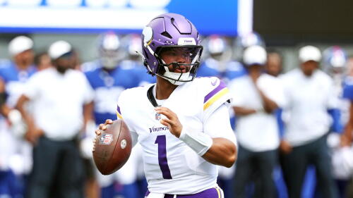 nbc_pft_vikingsgiants_260817.jpg