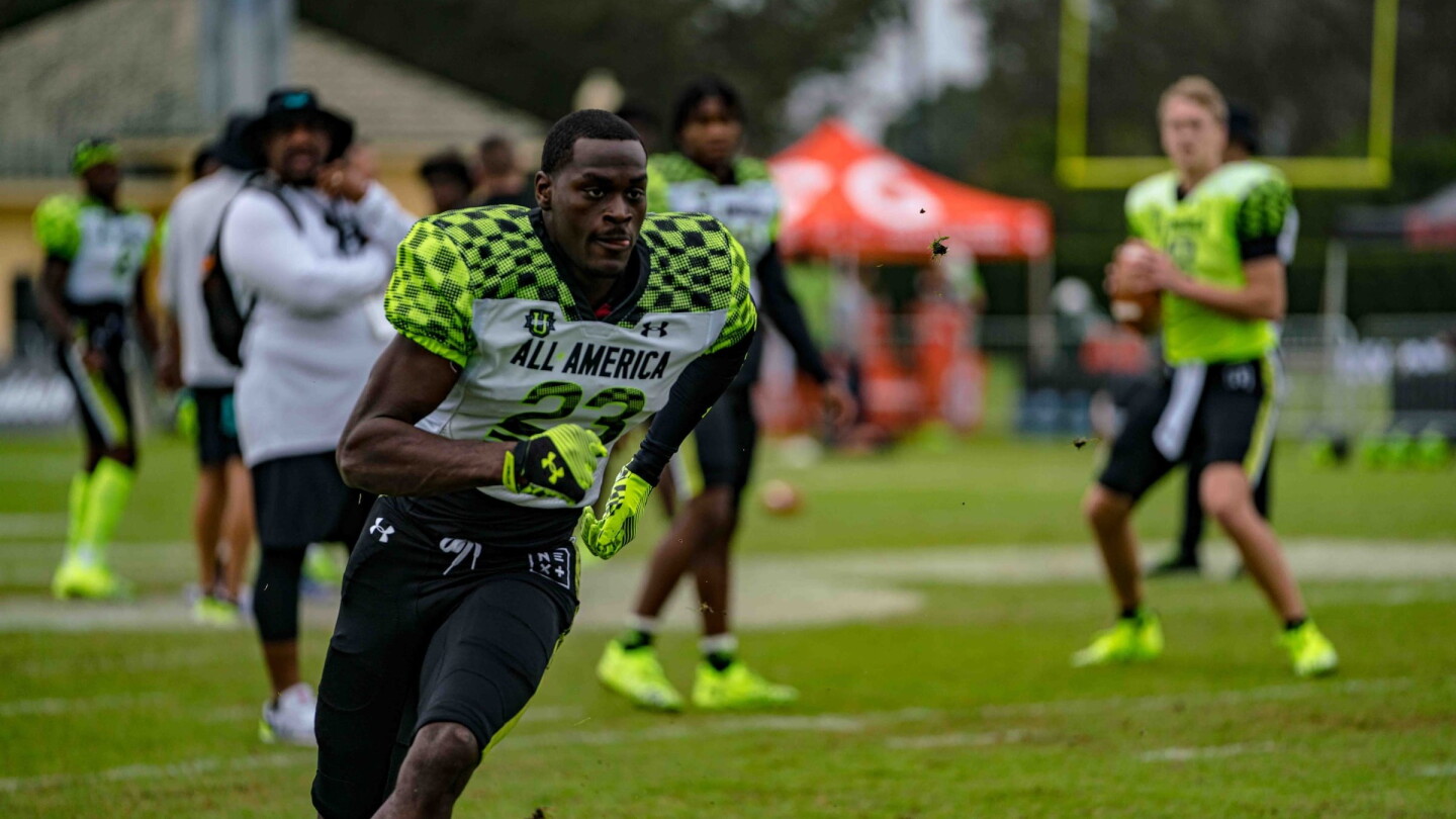 Notre Dame 99to2 No. 22 Jeremiyah Love, freshman running