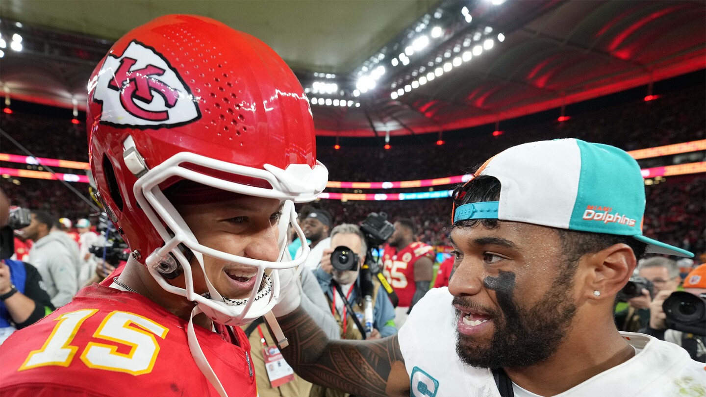 How to watch Dolphins vs Chiefs Peacock streaming information for AFC