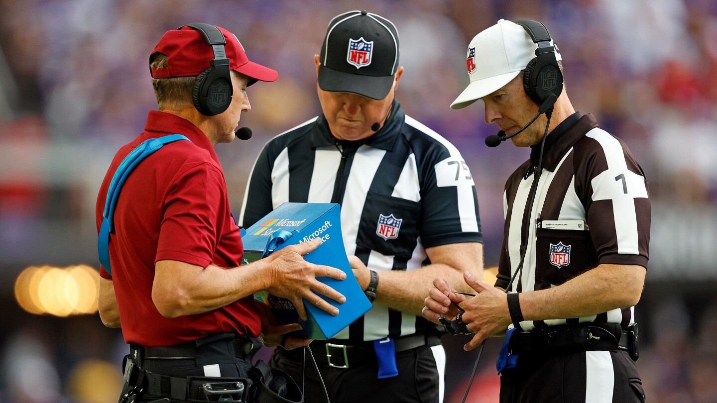 Amari Cooper non-touchdown illustrates need for full-time NFL referees ...