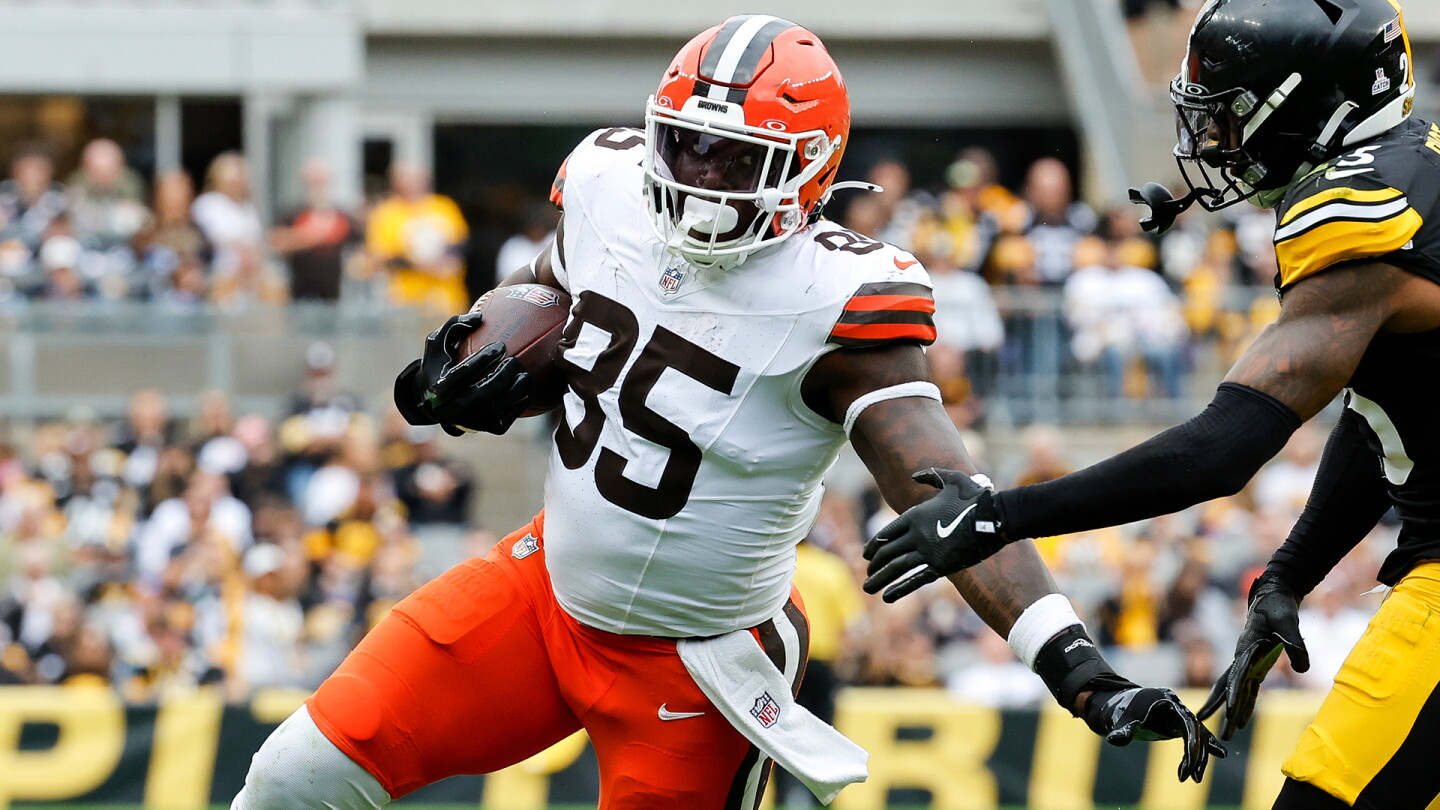 What does Chargers signing Njoku mean for Gadsden?