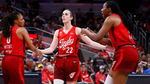 nbc_wnba_fever_260818.jpg