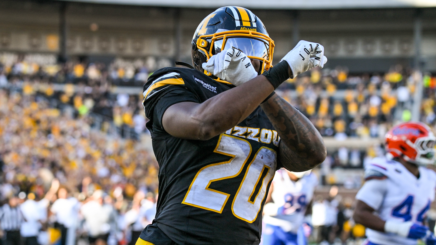 Missouri makes big jump to No. 14 in AP Top 25 with rout of Gators; Texas No. 1 for 4th week in row