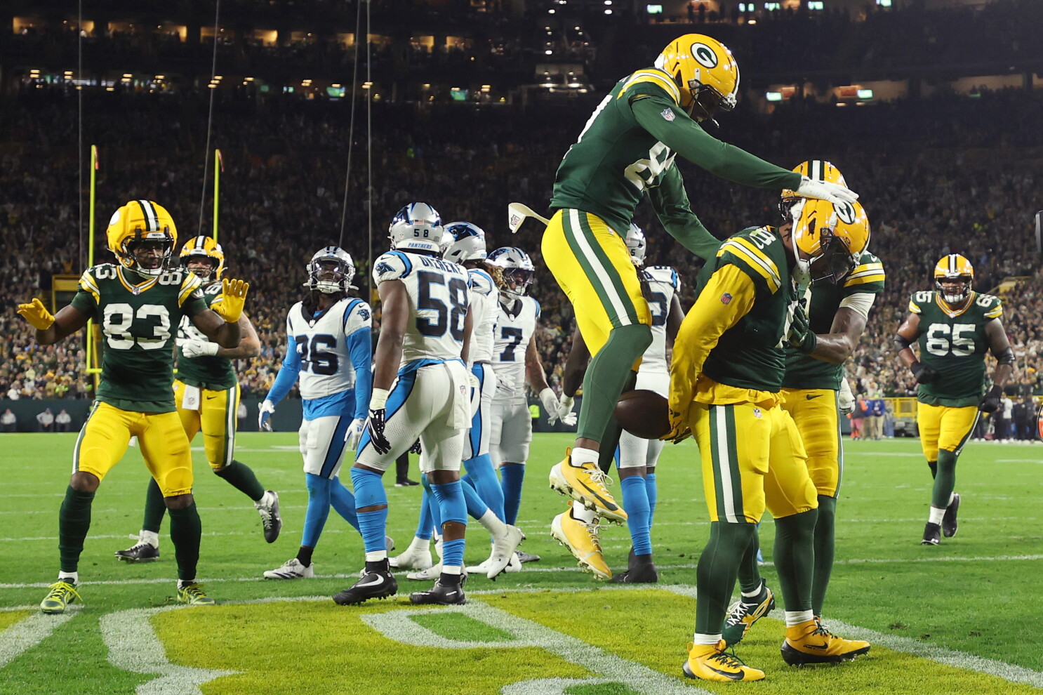 Thursday Night Football: Packers lead Panthers 20-10 at halftime