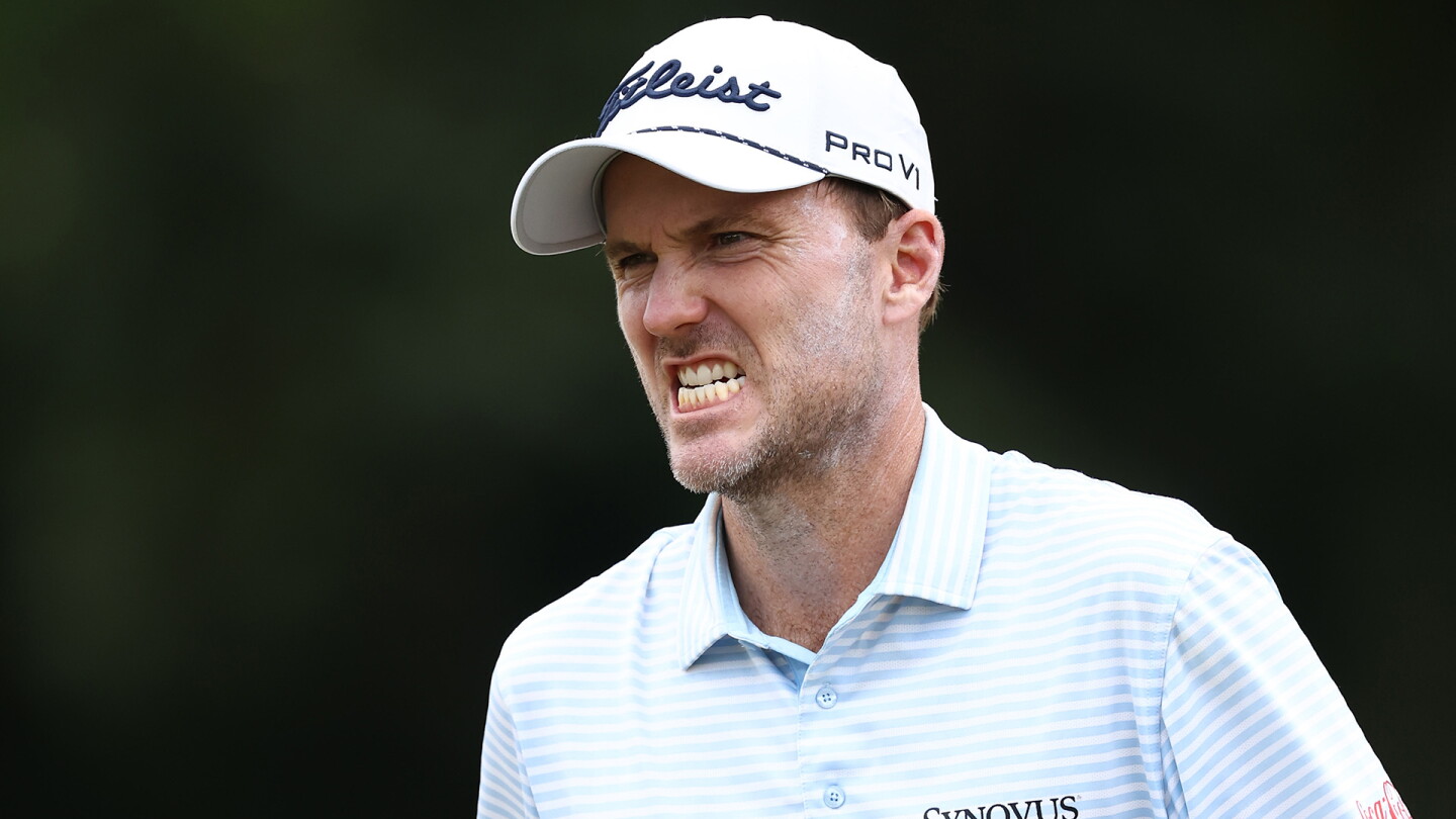 Henley starts Tour Champ. with scorching putter Henley starts Tour Champ. with scorching putter