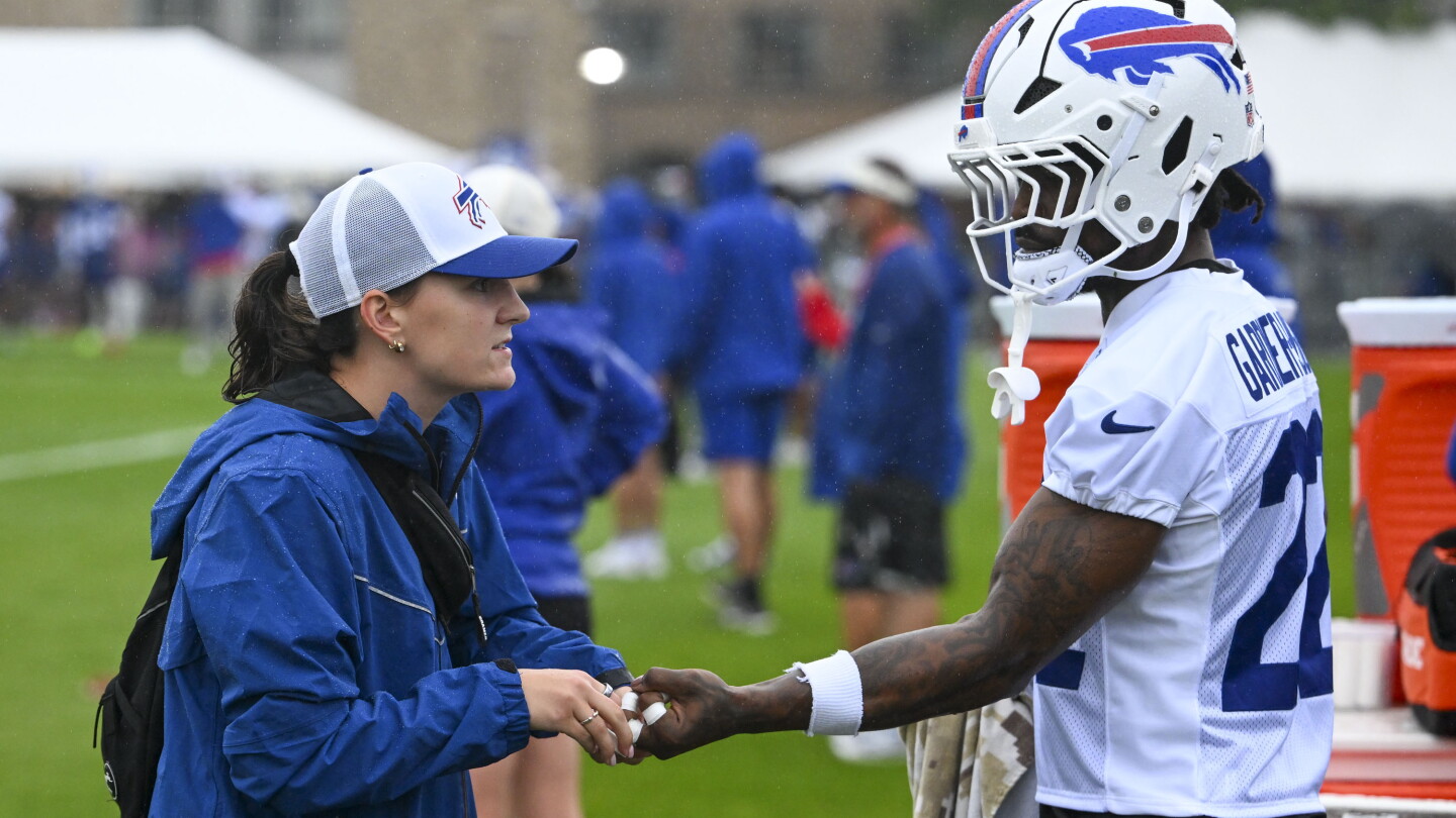 C.J. Gardner-Johnson Leaves Practice with Lower Leg Injury