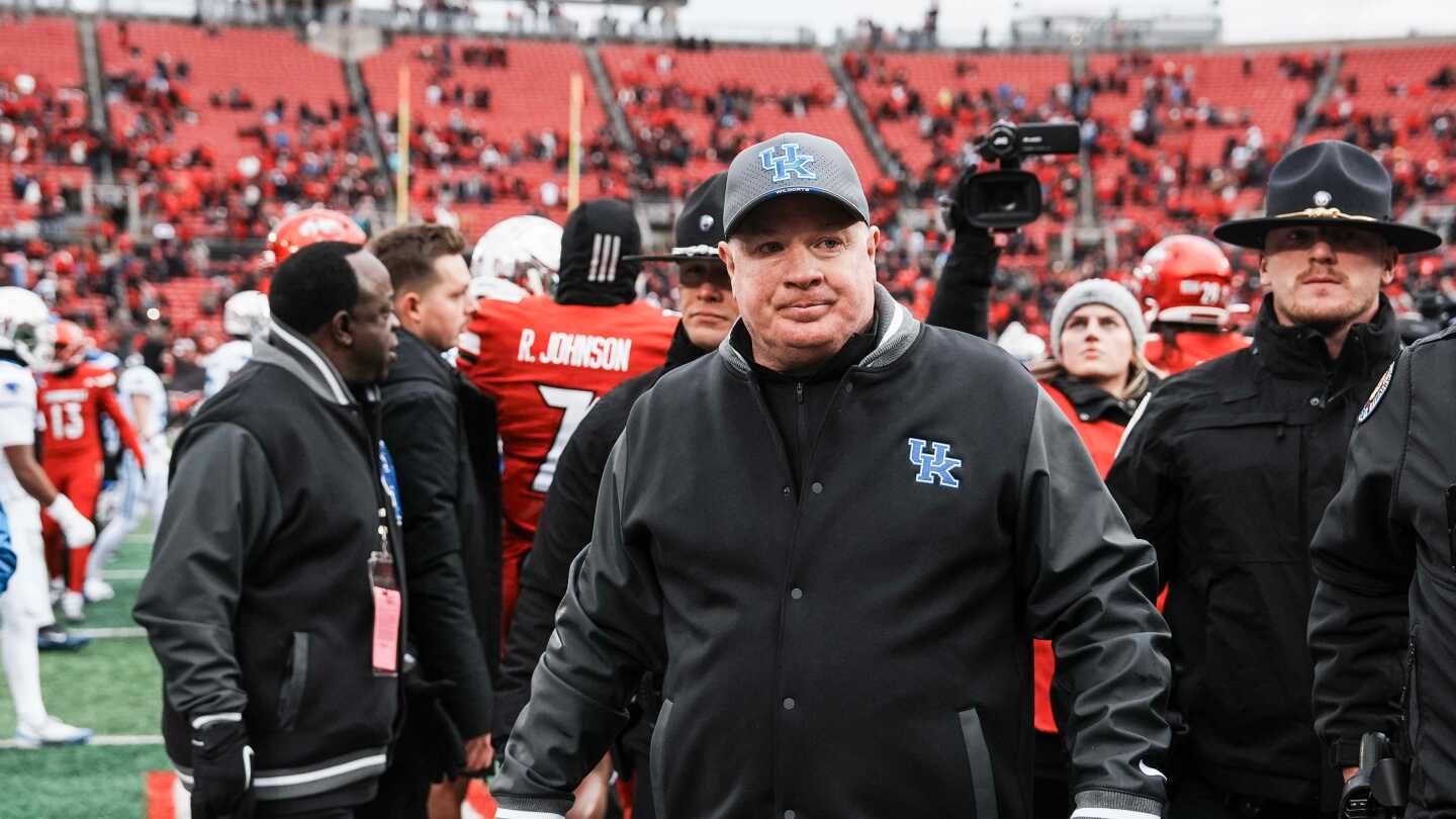 Kentucky fires SEC’s longest-tenured coach in Mark Stoops in his 13th season