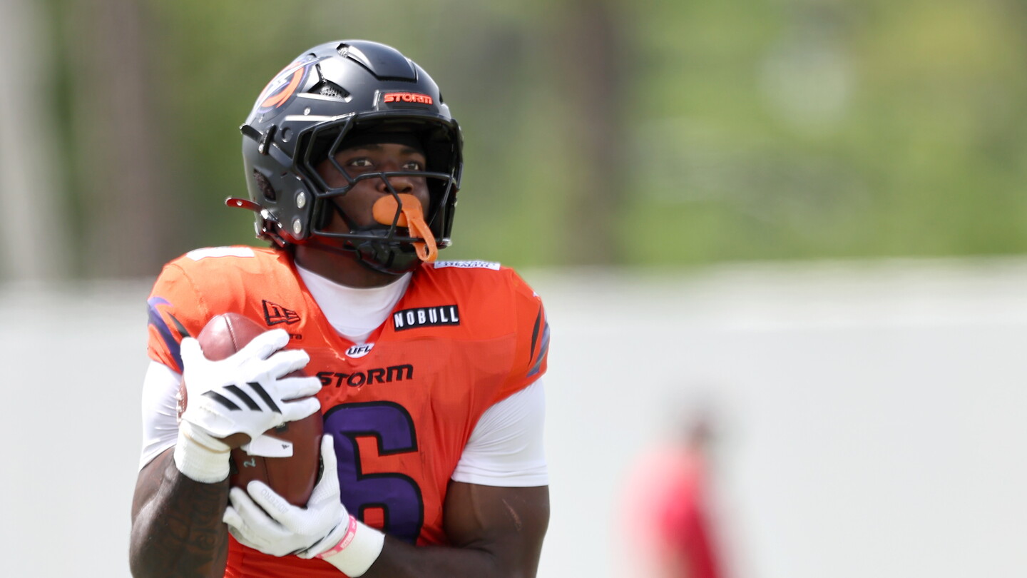 Cowboys Add Running Back Jashaun Corbin to Roster