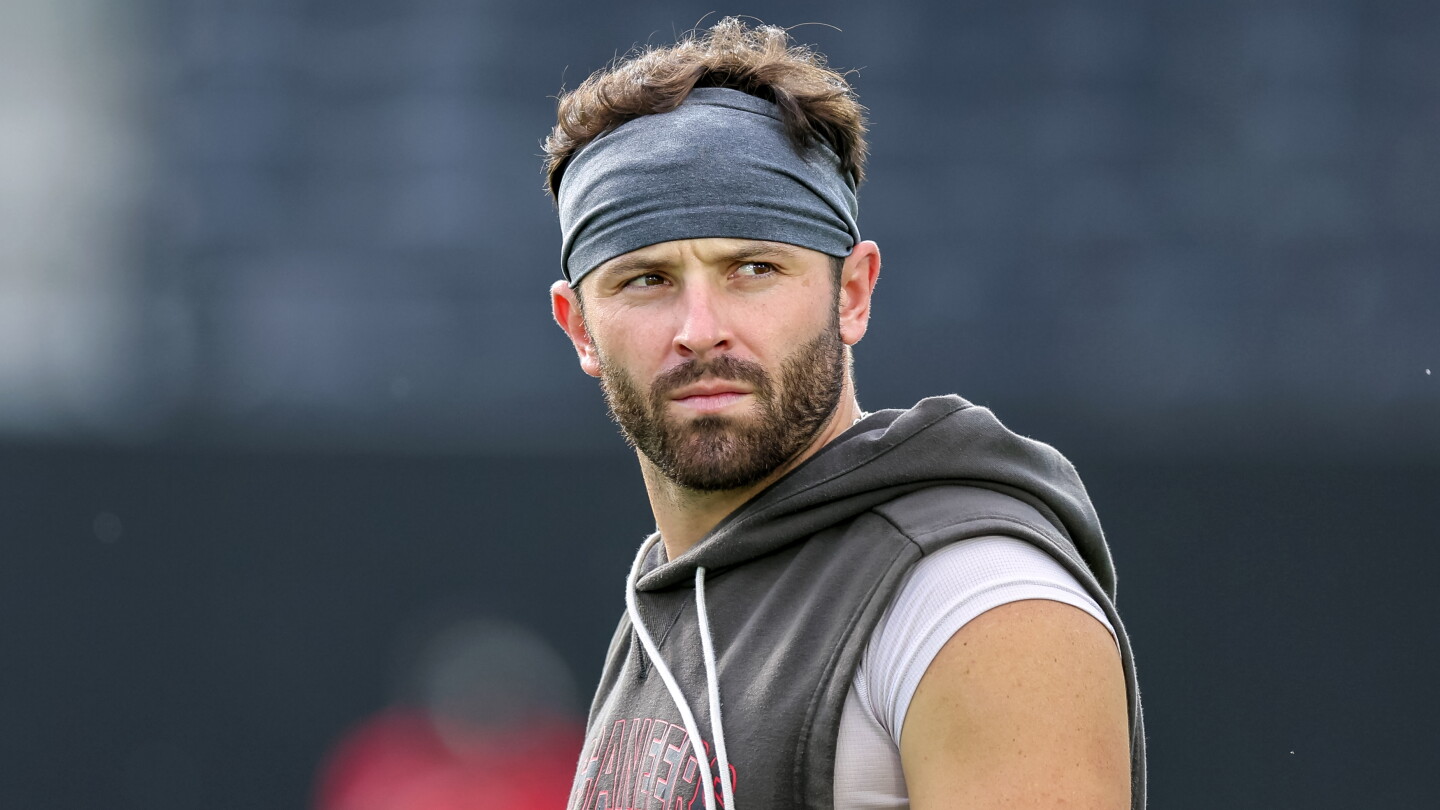 Jason Licht Baker 对梅菲尔德留在 2026 年之后“非常乐观”