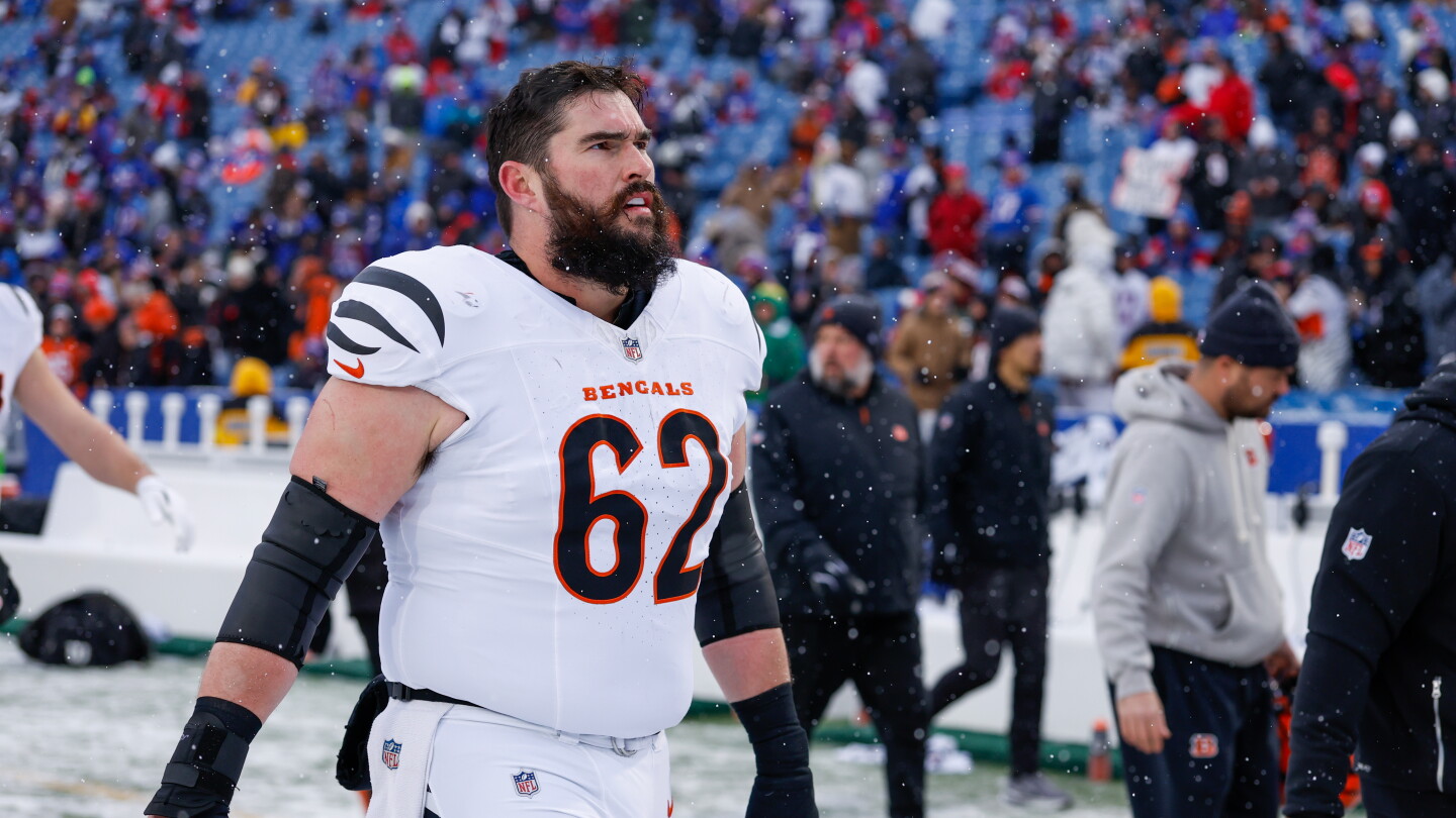 Commanders Sign Veteran Offensive Lineman Lucas Patrick