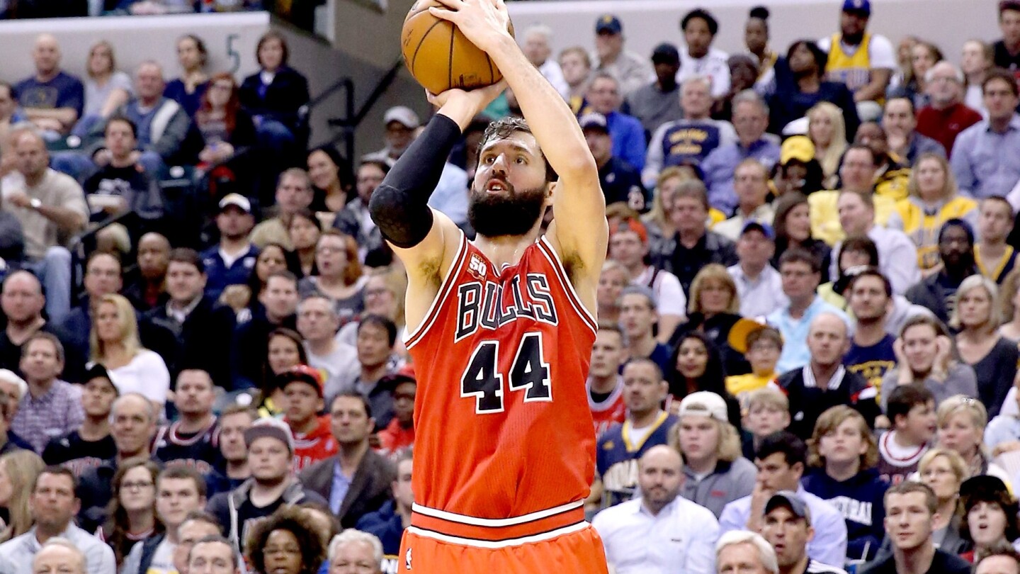 Who will start at power forward for Bulls?