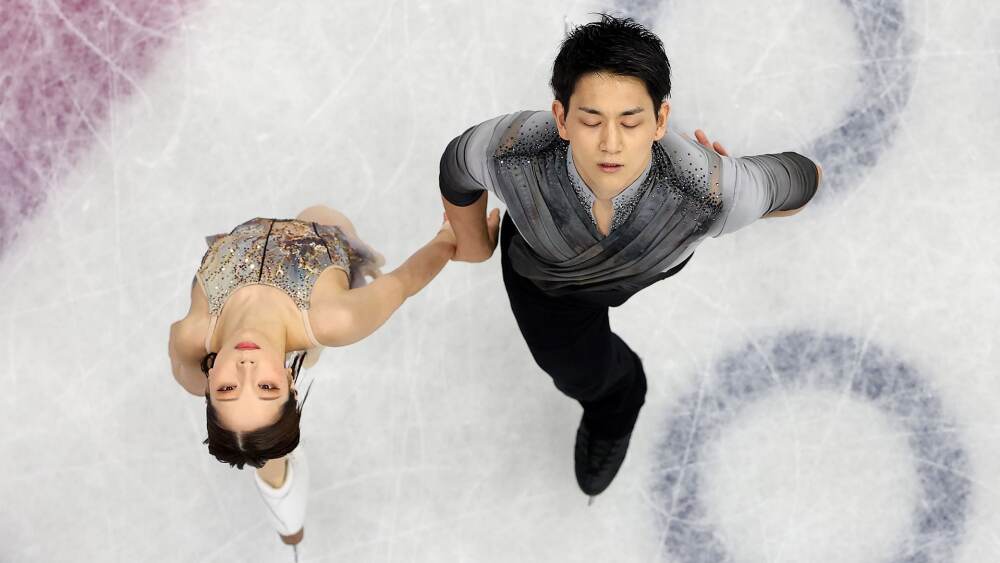 Image for Japan's Riku Miura and Ryuichi Kihara flawless for Olympic pairs figure skating gold
