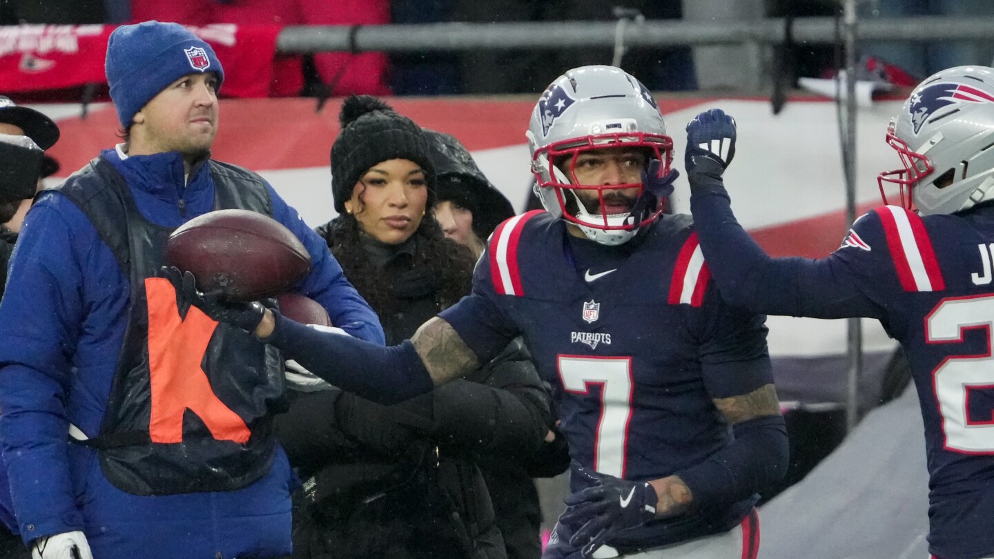 Patriots CB Carlton Davis has a limited practice as he returns from a concussion