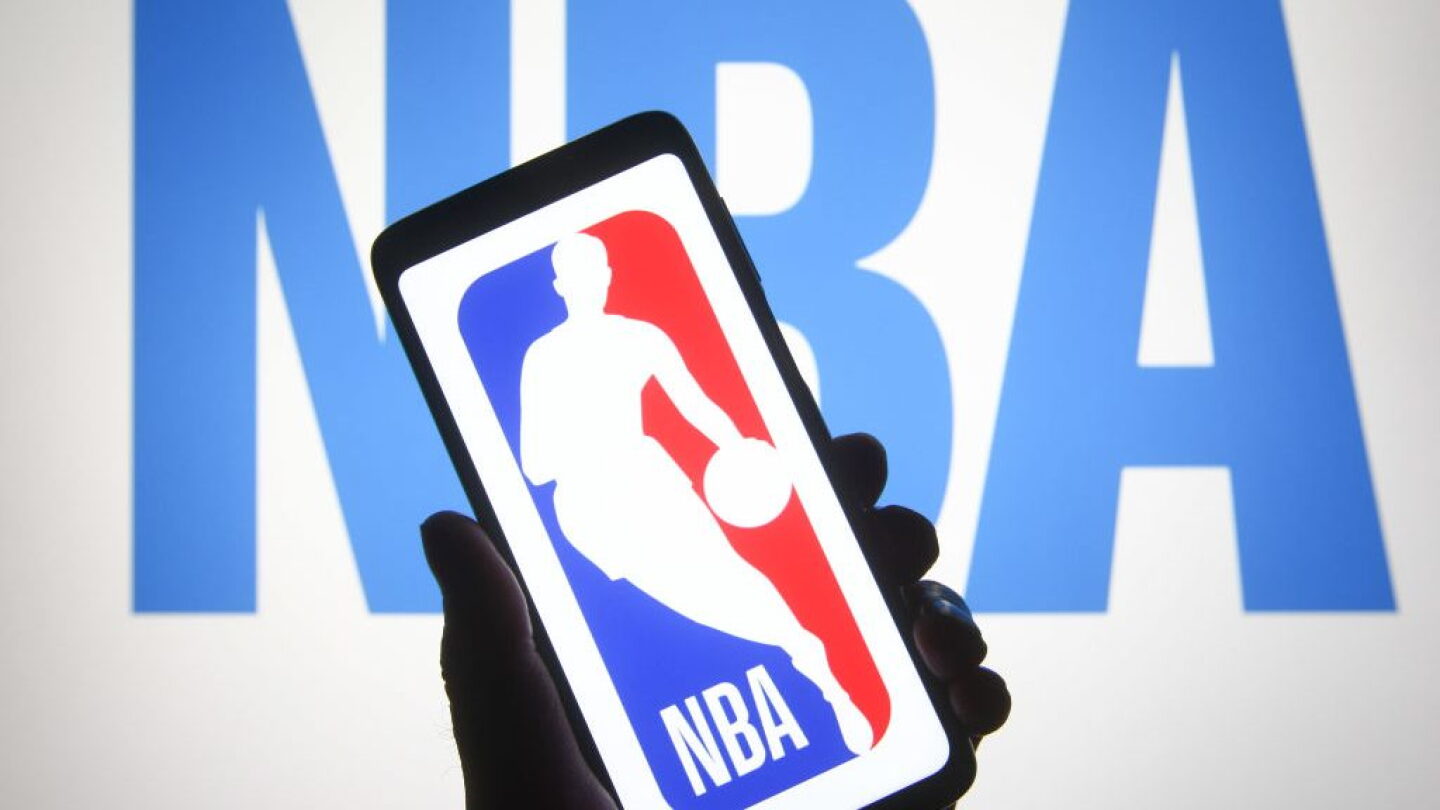New technology allows fans to inject themselves into NBA games on app ...