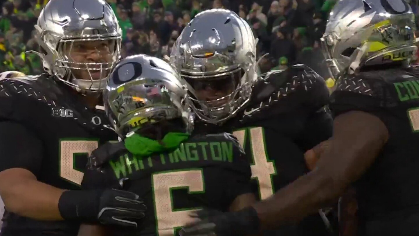 Oregon strikes first vs. Washington on Noah Whittington rushing TD ...