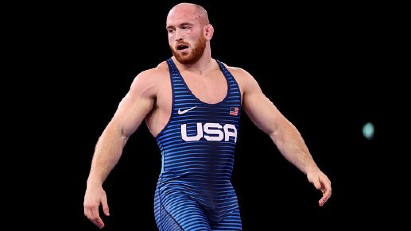 Kyle Snyder wins wrestling worlds in rival's absence; U.S. wins most