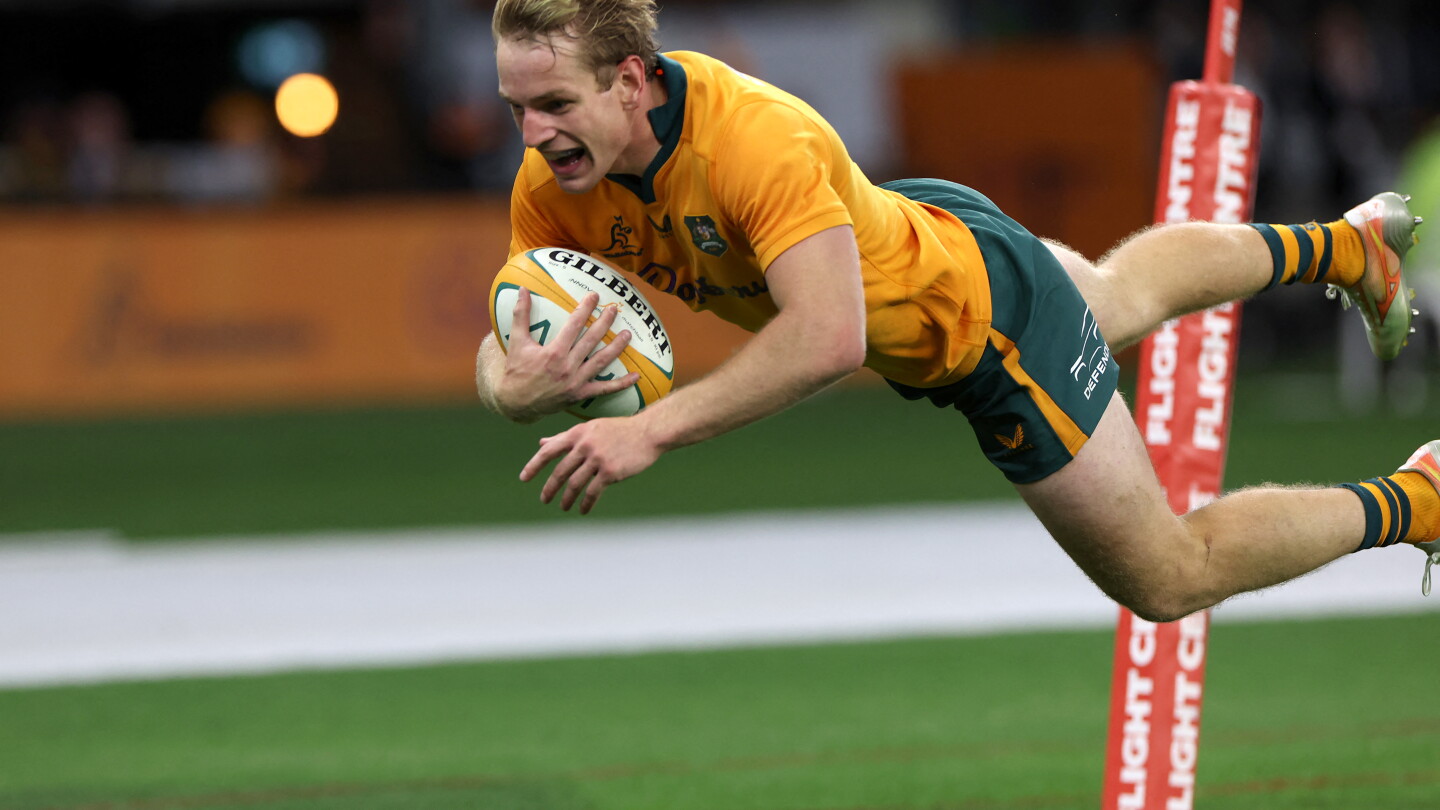 Ab Rugby 11-man Australia hangs on to upset South Africa 42-38 in extraordinary ...