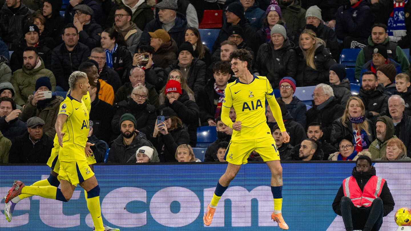 PL Update: Spurs hand Palace third-straight loss, Leeds draw at Sunderland