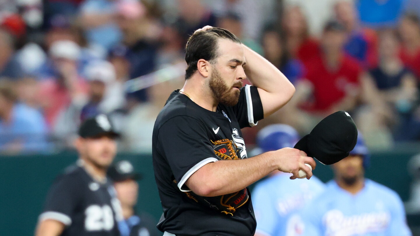 Aaron Civale gets a little wild in White Sox debut after trade from Brewers Aaron Civale gets a little wild in White Sox debut after trade from Brewers