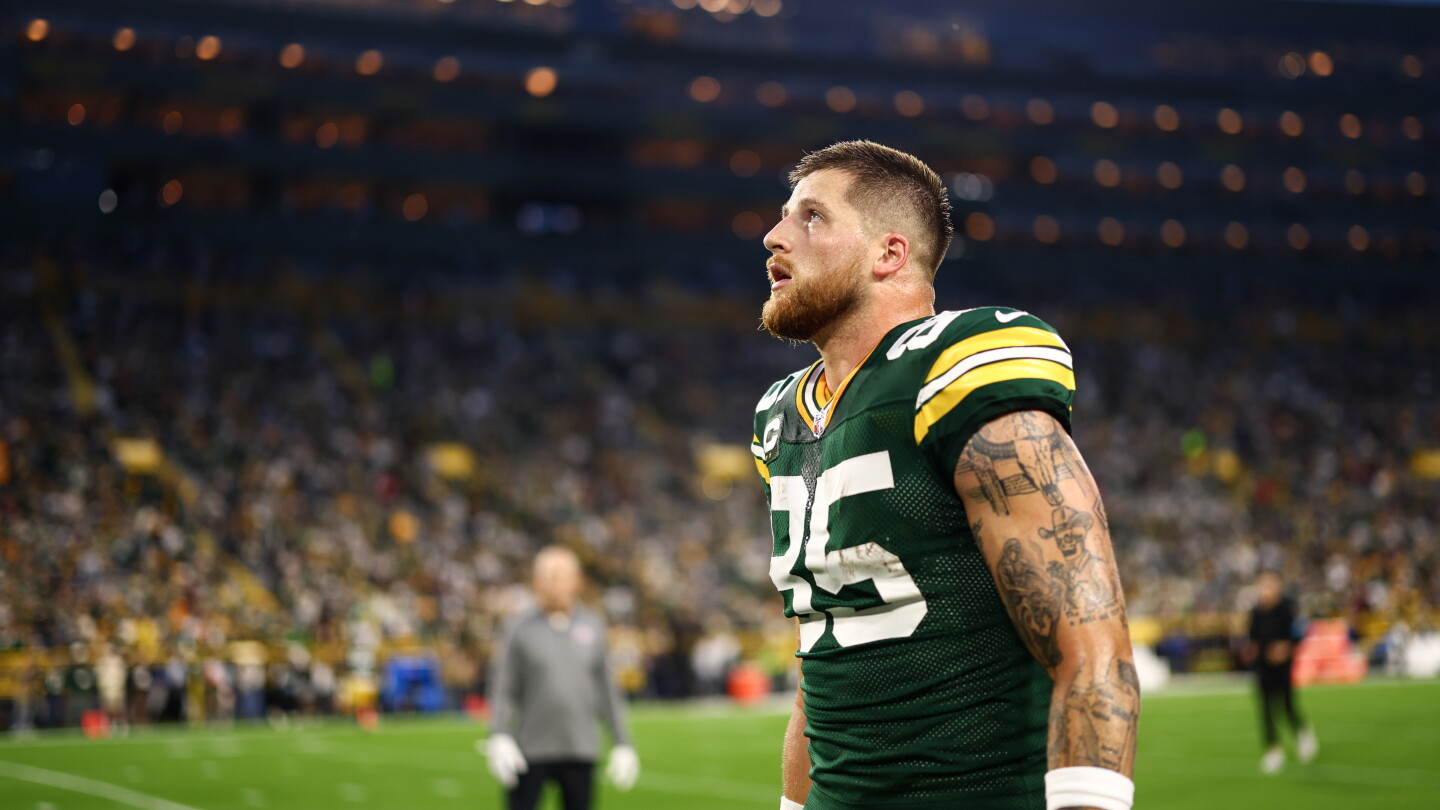 Tucker Kraft: É decepcionante que os fãs nos vaiaram no Lambeau Field, isso não nos ajudará a vencer