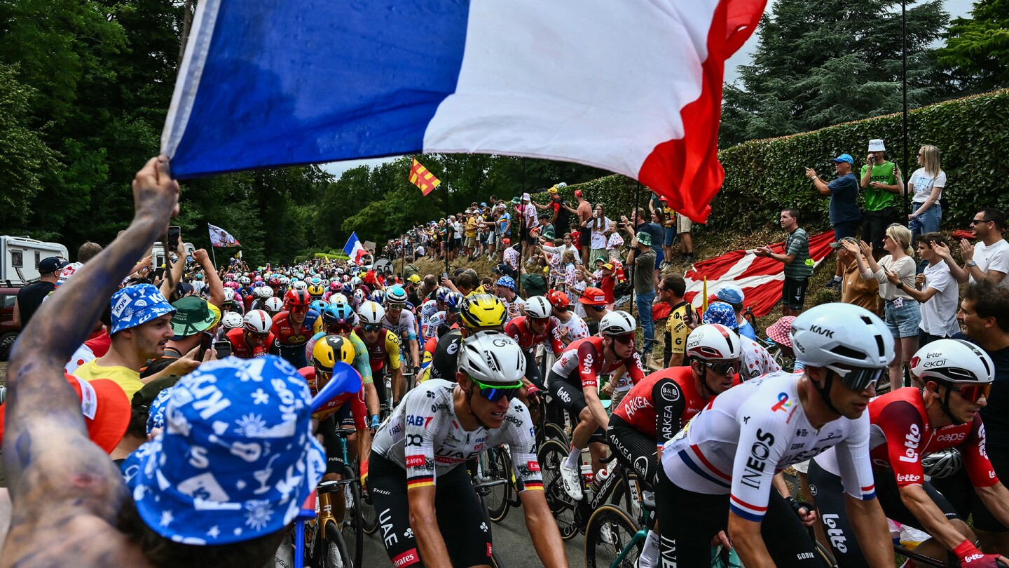 Tour de France 2025 Highlights: Jasper Philipsen ekes out Stage 1 win ...