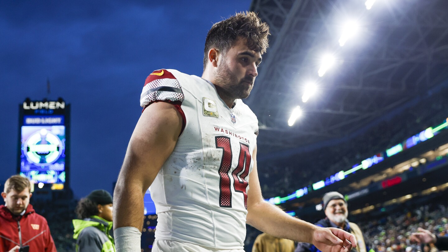 Sam Howell adjusting to backup quarterback role in Seattle Sam Howell adjusting to backup quarterback role in Seattle