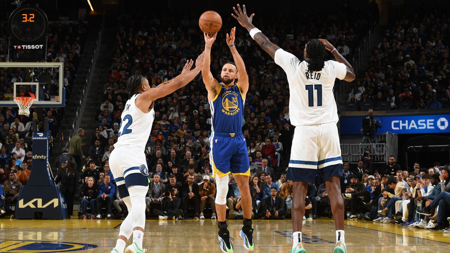https://nbcsports.brightspotcdn.com/dims4/default/54342a6/2147483647/strip/true/crop/1920x1080+0+0/resize/1440x810!/quality/90/?url=https%3A%2F%2Fhdliveextra-a.akamaihd.net%2FHD%2Fimage_sports%2FNBCU_Sports_Group_-_nbcsports%2F371%2F1007%2Fnbc_nba_minvsgsw_curryreturn_251212.jpg
