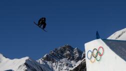 Image for Defending champ Sadowski-Synnott stomps statement run to lead slopestyle qualifying