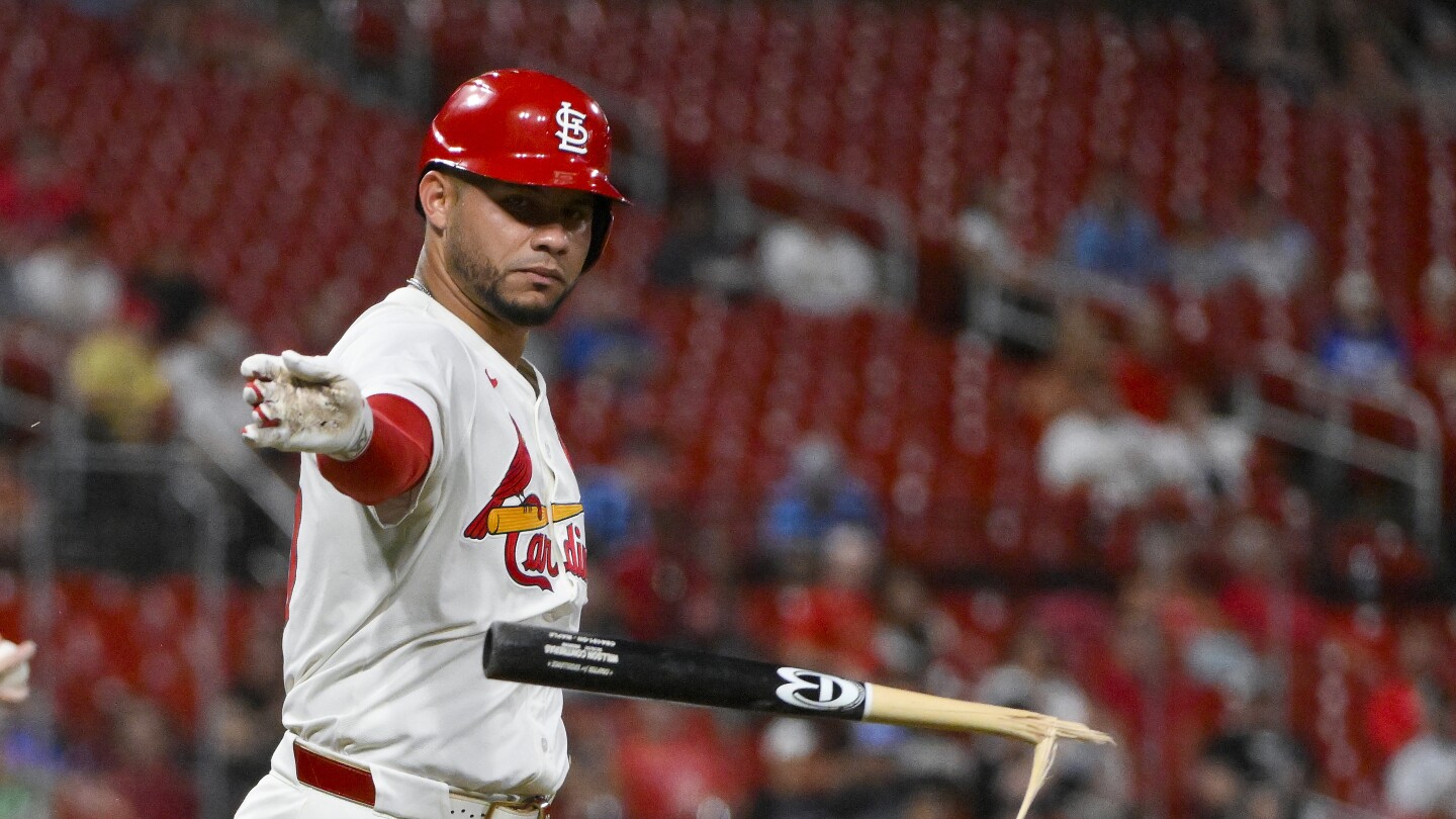 Cardinals’ Willson Contreras out of lineup with foot injury after being hit by pitch - NBC Sports