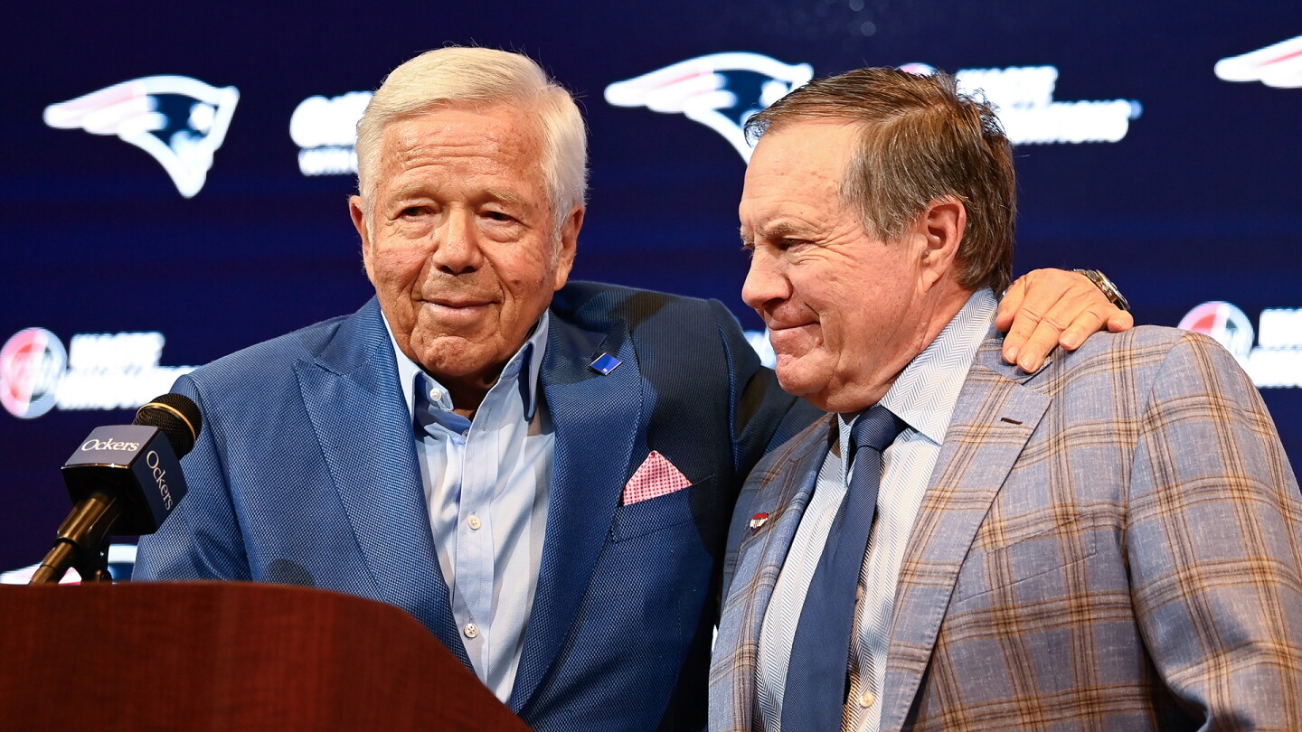 Robert Kraft: Removing personnel power from Bill Belichick would have created “confusion” Robert Kraft: Removing personnel power from Bill Belichick would have created “confusion”