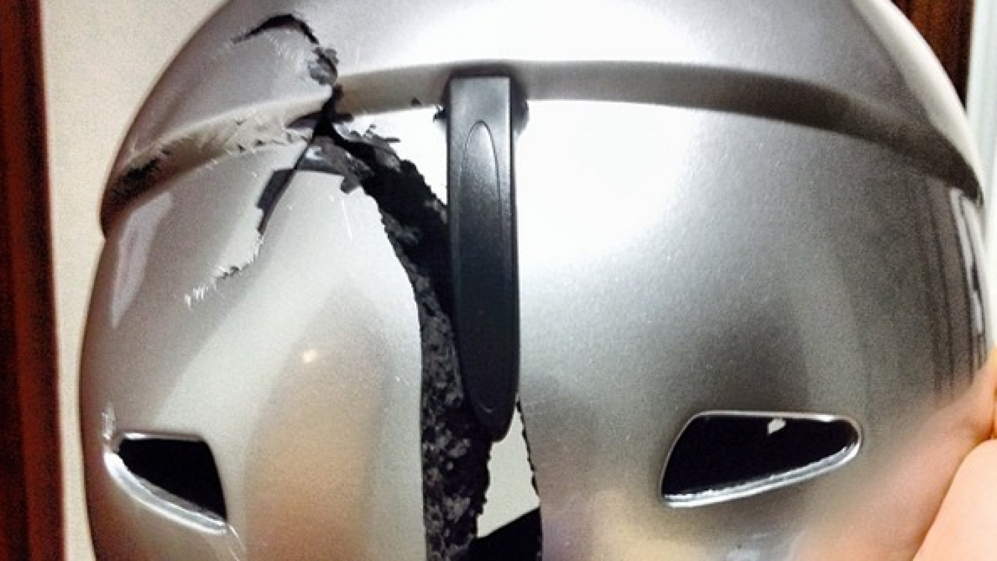 cracked snowboard helmet Anon Windham WaveCel Hyper Lilac, M WaveCel behaves like a network of hundreds of interconnected shock absorbers connecting your head and the outer shell of the helmet Time for a new helmet