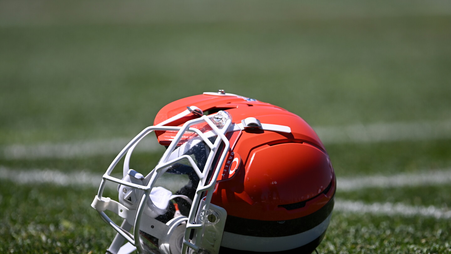 Browns Acquire Coziah Izzard from Waivers
