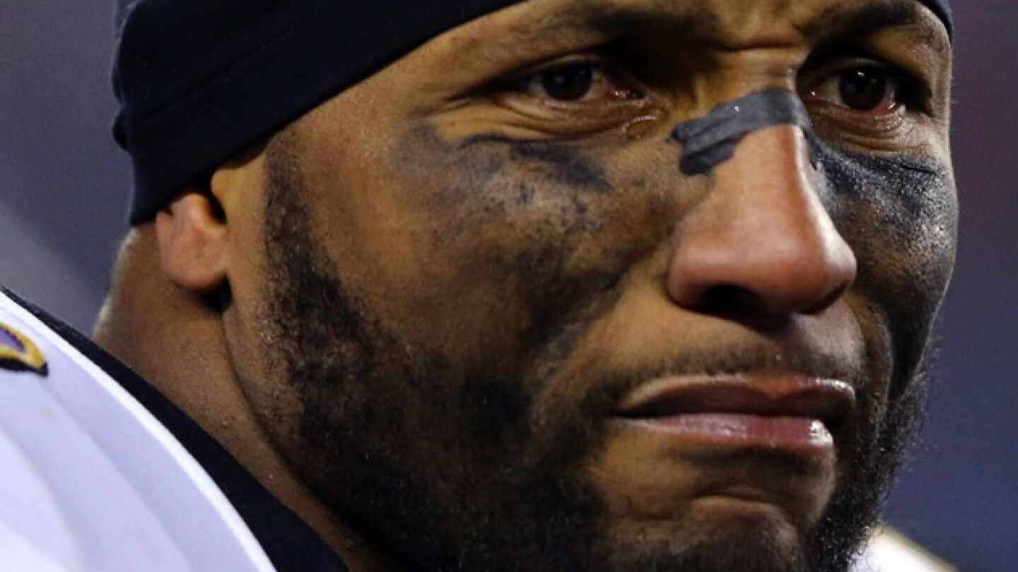 Ray Lewis Status Ravens unveil a statue of Ray Lewis outside stadium - NBC Sports