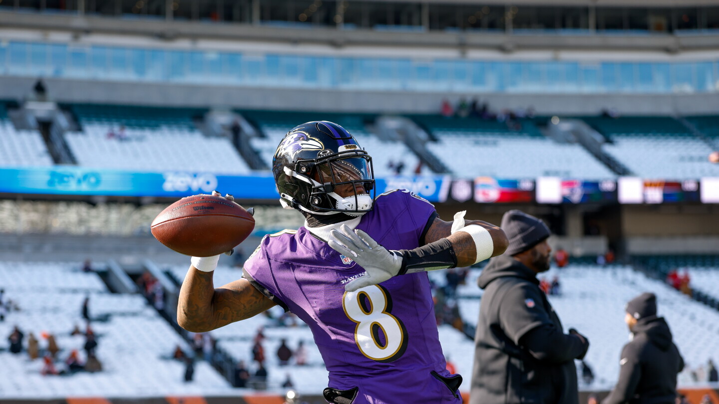 Lamar Jackson gets "a little bit" of limited work at Wednesday's practice
