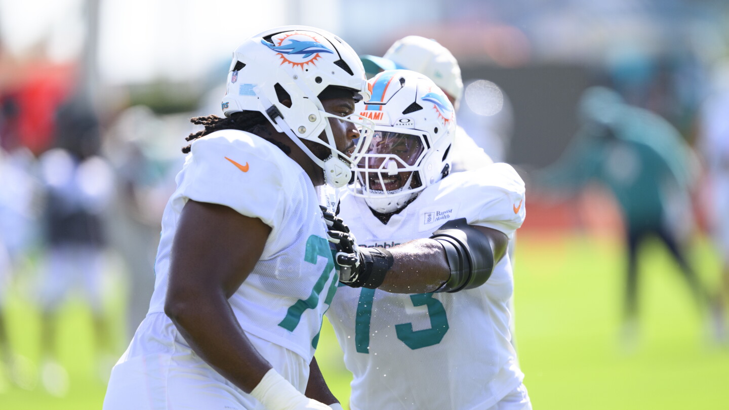 Austin Jackson, Jermaine Eluemunor pulled from Dolphins-Giants practice after fights Austin Jackson, Jermaine Eluemunor pulled from Dolphins-Giants practice after fights
