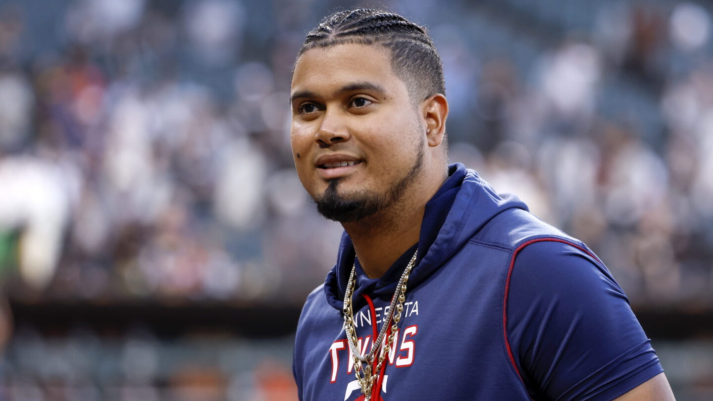 Batting champion Luis Arraez beats Marlins in salary arbitration - NBC Sports