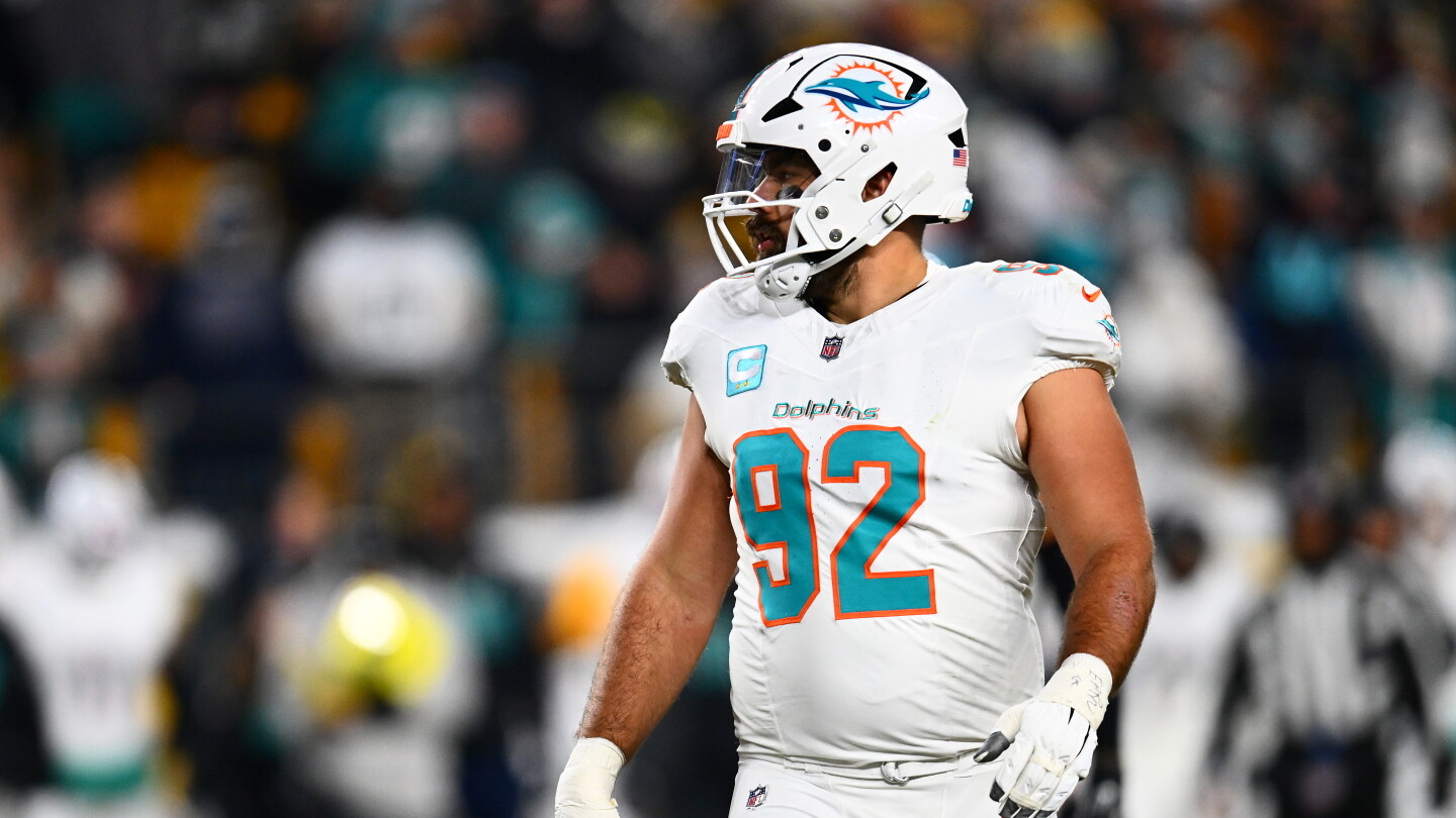 Dolphins' Zach Sieler Deemed Week-to-Week Due to Injury