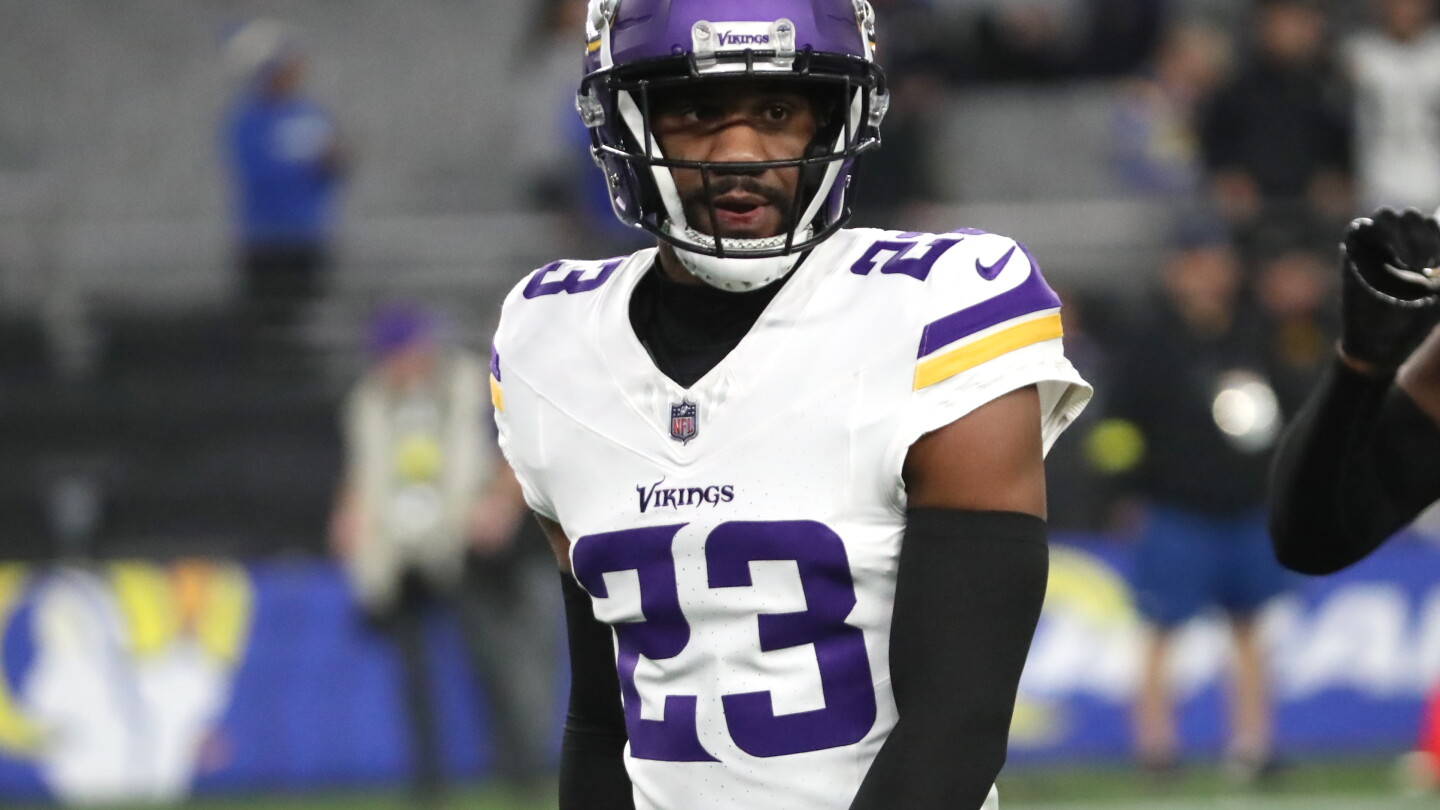 Fabian Moreau Returns to Commanders