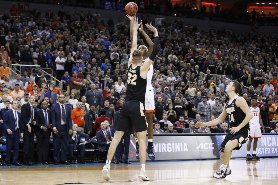 Louisville-Virginia Tech men's basketball game turns ugly as dog