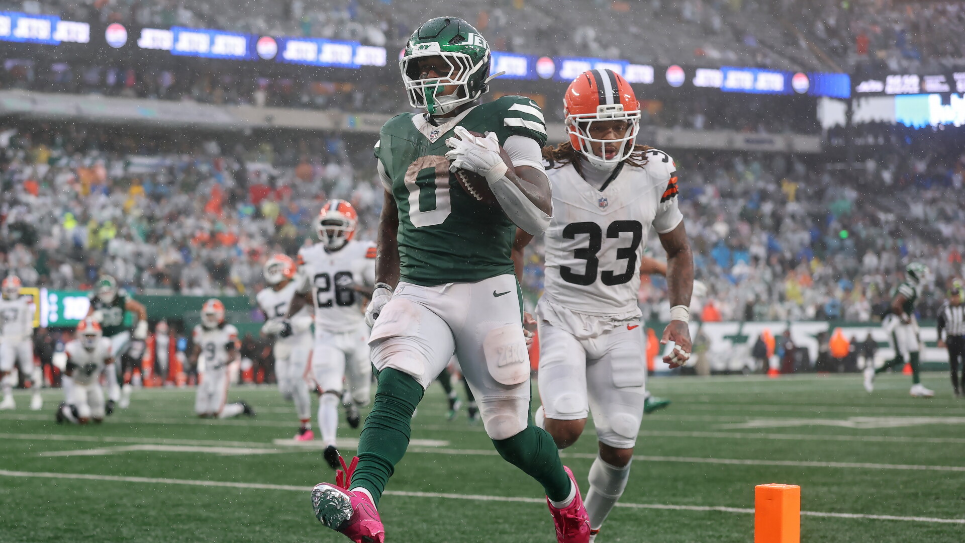 Jets snap losing streak with 17-12 win over Browns