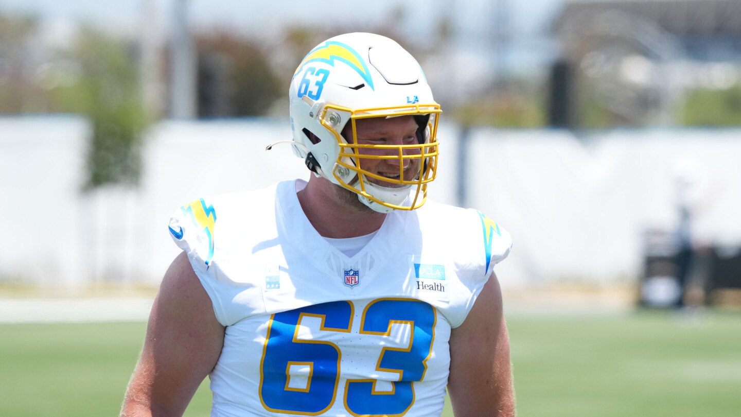 Tyler Biadasz Out Indefinitely Due to Knee Injury