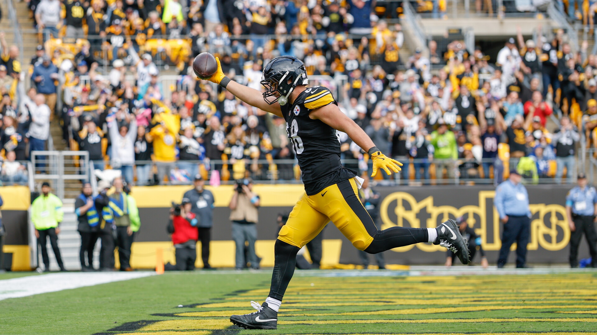 DK Metcalf, Pat Freiermuth fantasy football news — ADP impact