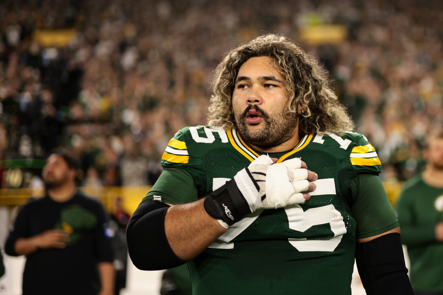 Packers' top two centers are questionable to return