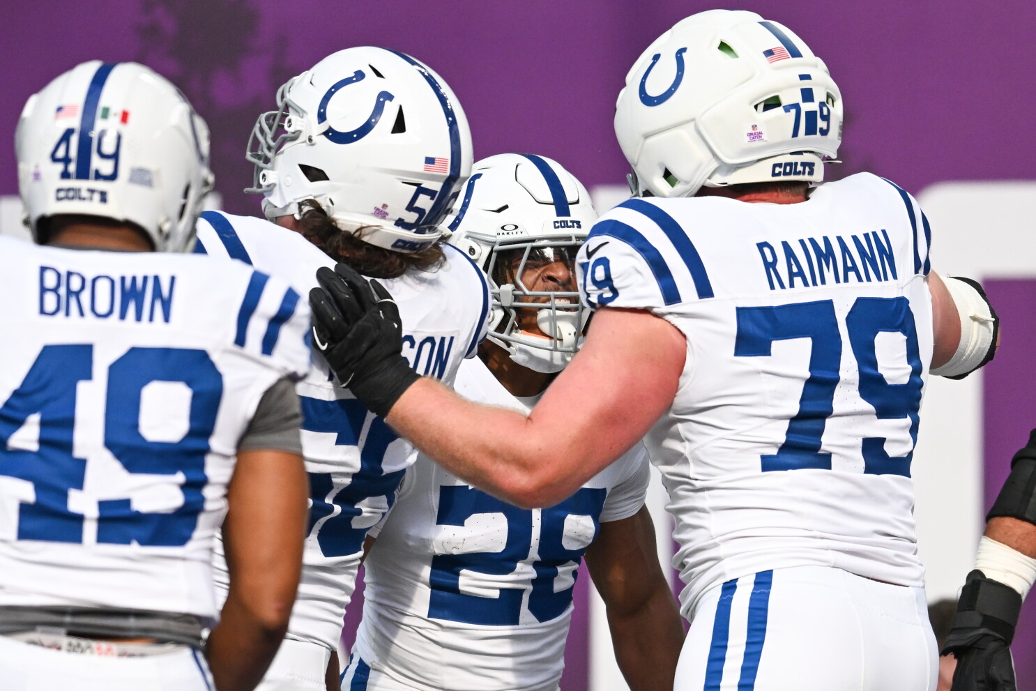 Colts stretch lead to 10-6 just before halftime in Minnesota