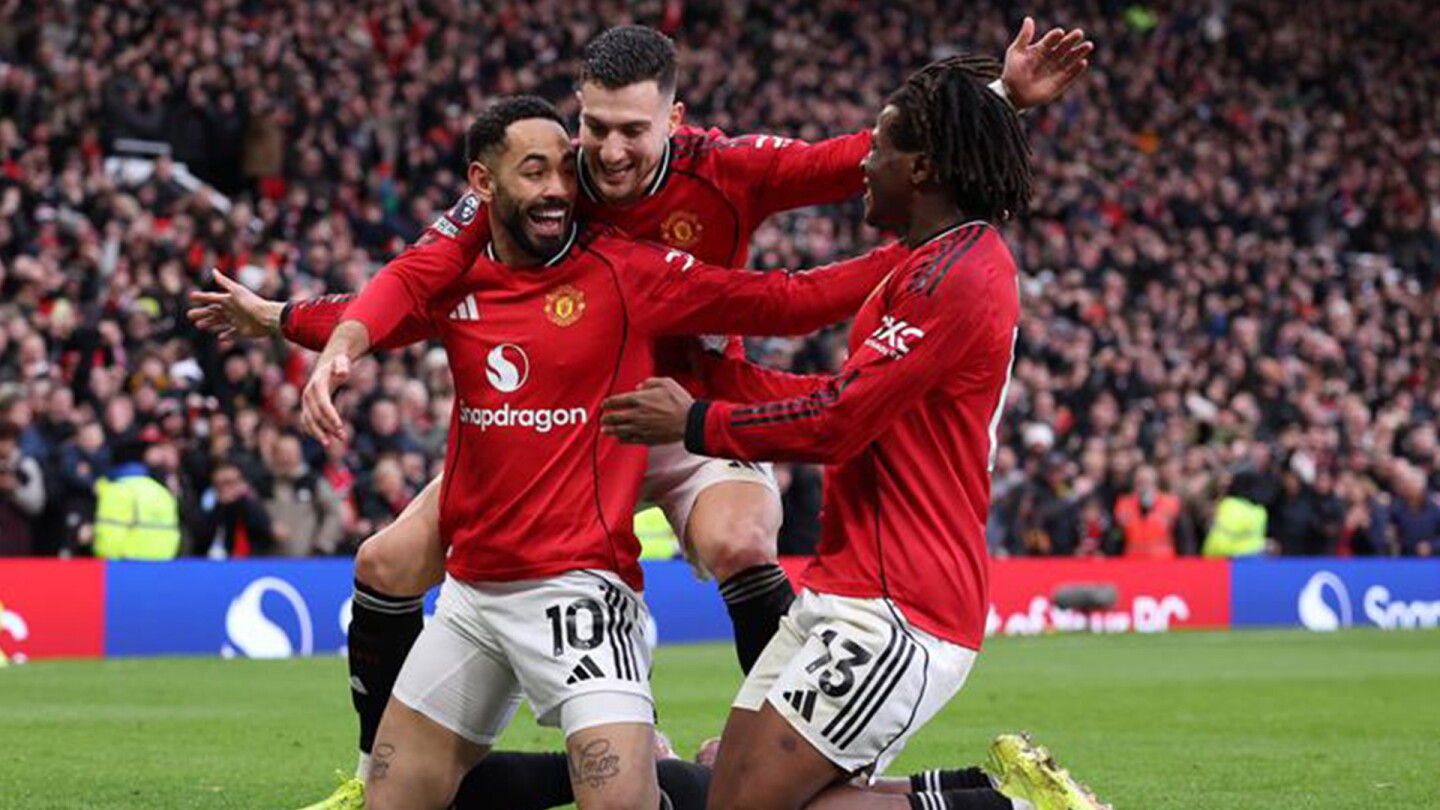 PL Update: Manchester is red, Chelsea give Brentford the blues, Glasner mad