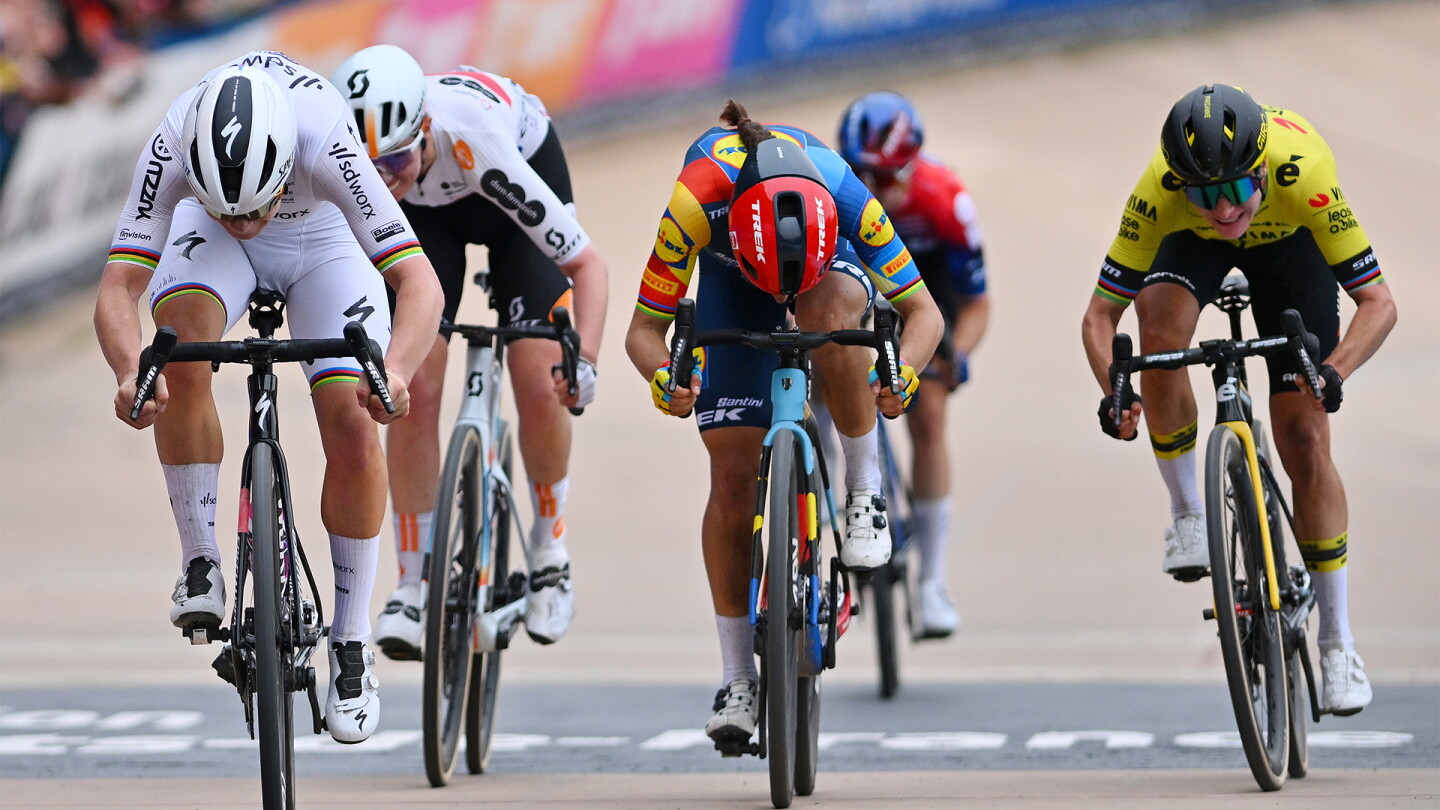 Paris Rou Highlights: 2024 Paris–Roubaix Femmes finish - NBC Sports