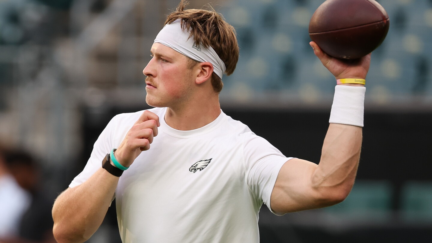 Eagles Retain Four Quarterbacks on 53-Man Roster