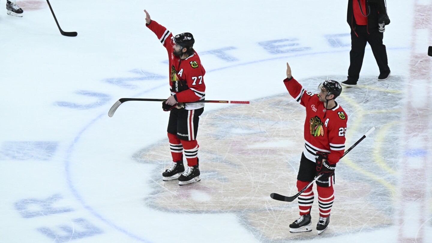 Maroon and Martinez play in their final NHL game in Blackhawks’ home finale - NBC Sports