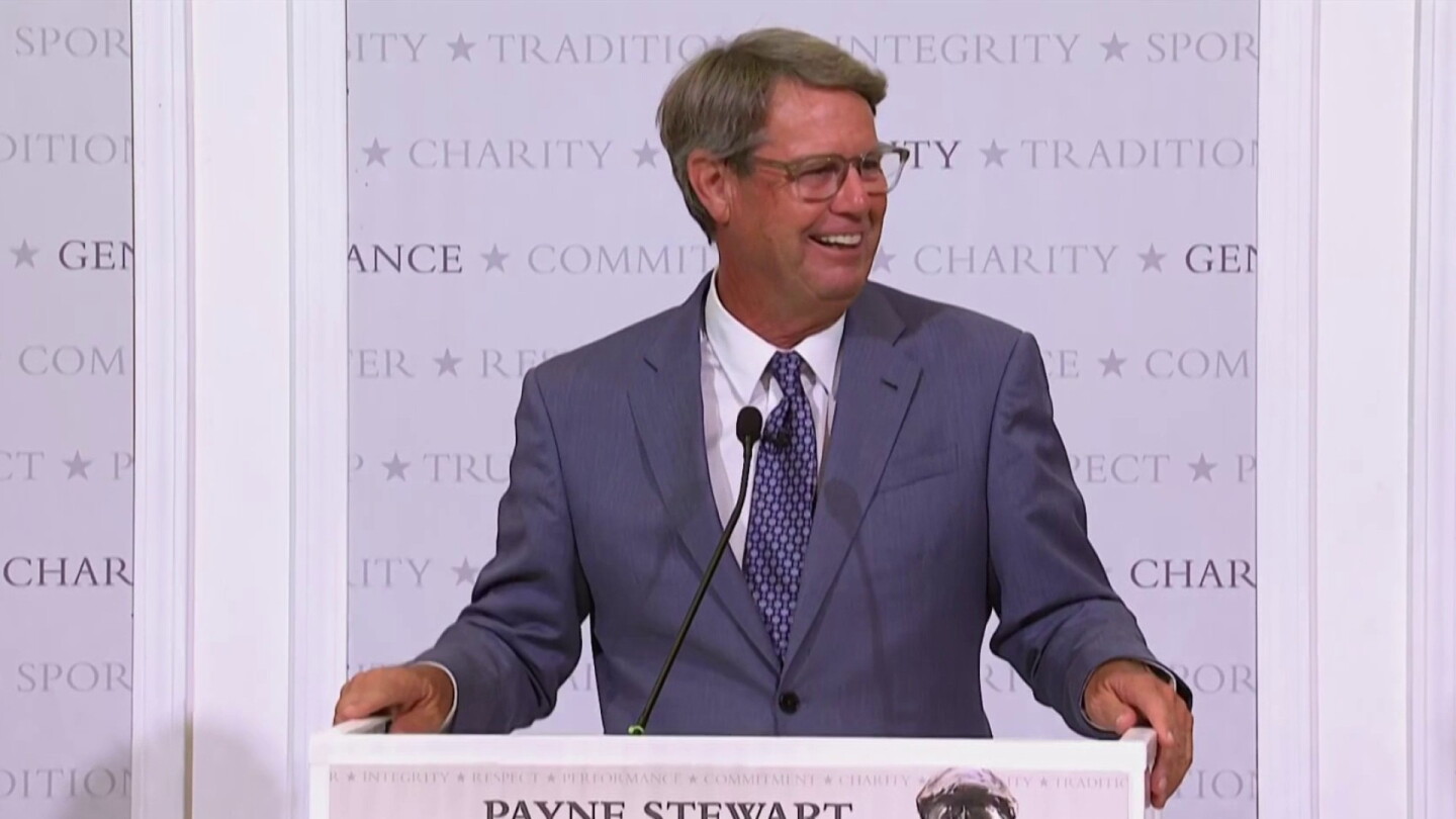 Azinger wants to give families a ‘hand up’ Azinger wants to give families a ‘hand up’