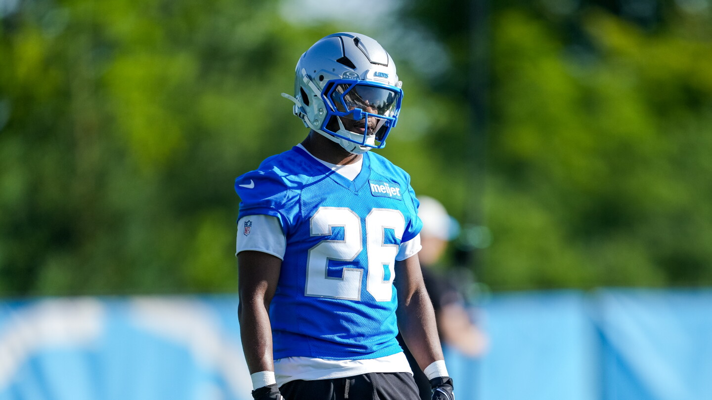 Lions Waive Running Back Jabari Small and Center Seth McLaughlin